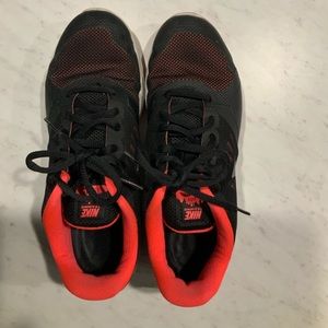 Nike Shoes black and bright pink/ orange
